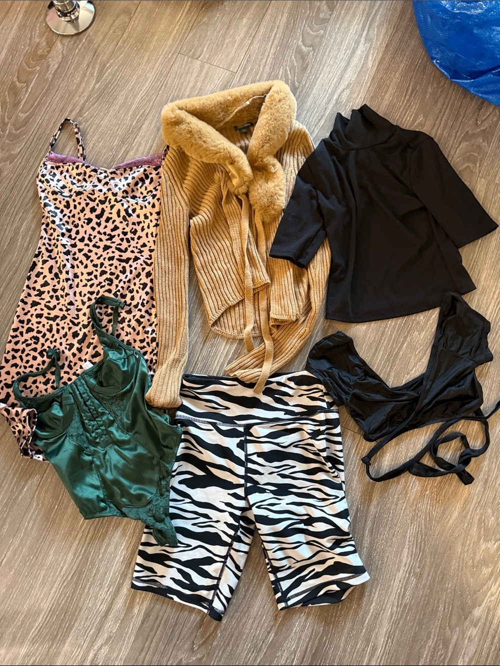 Assorted xs Women's Clothing Lot
